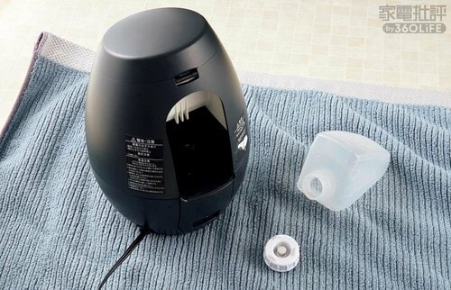 使い方4:本体の水気をとってしっかり乾かす フェイススチーマーおすすめ イメージ