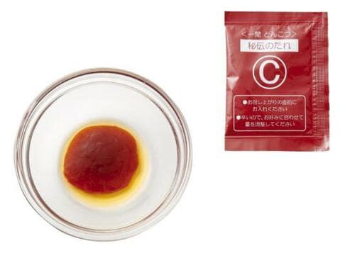 赤い秘伝のタレはすべて入れるべし イメージ