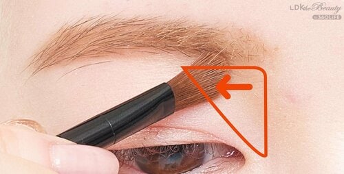 アイブロウパウダーで影を作るポイント イメージ