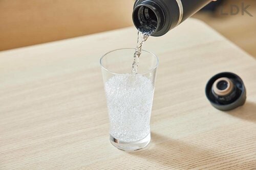炭酸飲料が持ち運べる水筒とは? 炭酸が入れられる水筒おすすめ イメージ