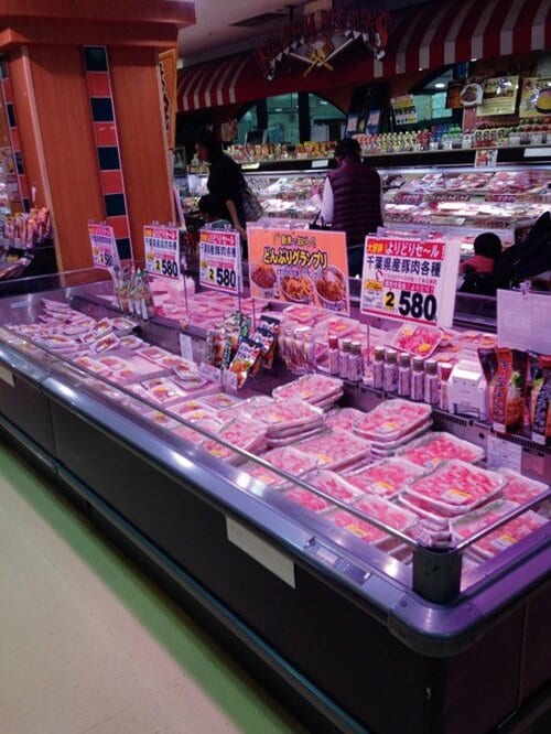 鮮度の良い肉を見逃さないポイントは「陳列30分」 イメージ