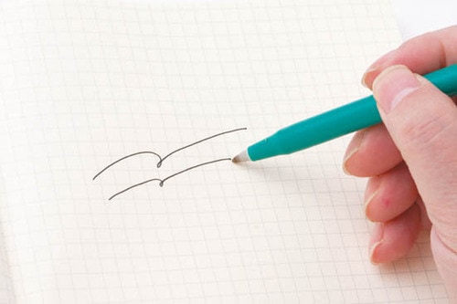 安心の書き心地VS新感覚ボールペン美文字度が高いのはユニボール エア イメージ