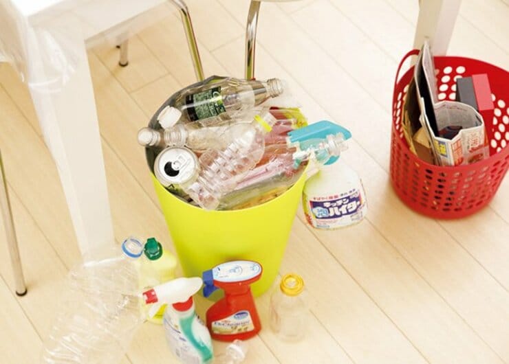 知ってた？ 散らかりまくりのゴミ箱は“無印のW使い”で解決できるんです