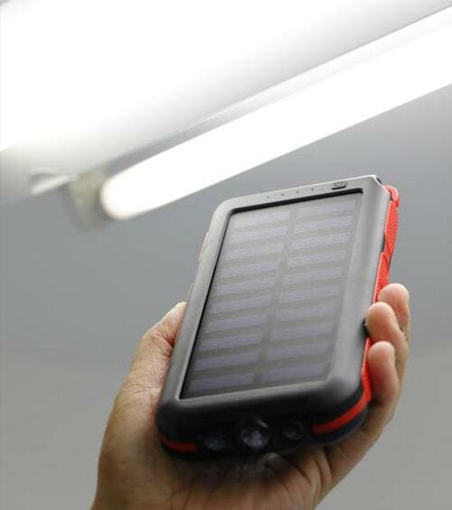 【2位】アウトドア用で付加機能満載CXLiy モバイルバッテリー イメージ2