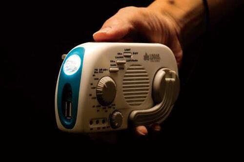 LEDライト機能は明るいほど役立つ 防災ラジオおすすめ イメージ