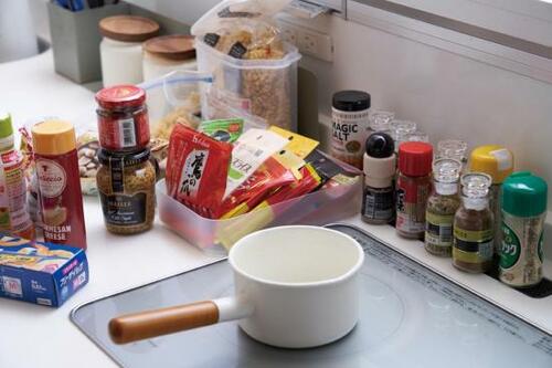 隠れ食品ロスNo.1の調味料はオシャレ棚に置いて!