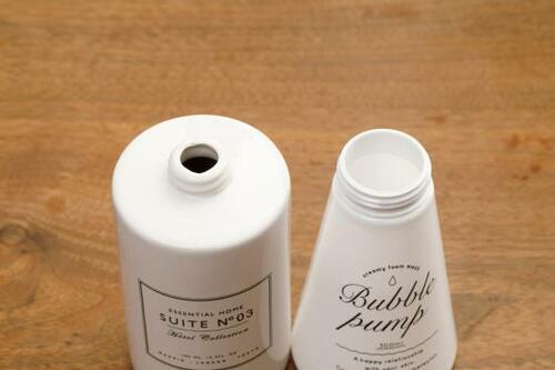 ザラホームは口が小さいのに対し ナチュキチュは注ぎ口が大きいです イメージ