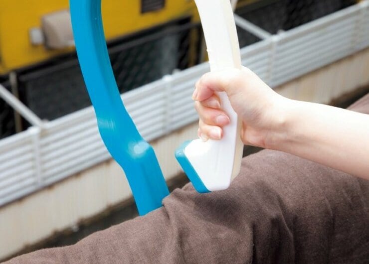 発想の転換！「しっかり」より「手早く」はさむダイソーが超便利［布団ばさみ6製品比較］