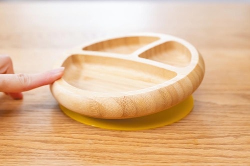 竹製の器にゴムの吸盤付き！「アヴァンシー」 離乳食食器セットおすすめ イメージ