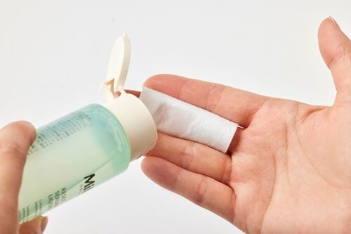 拭き取り化粧水とは?普通の化粧水との違いは? 拭き取り化粧水おすすめ イメージ2