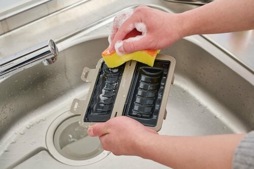 フラットに開いて洗いやすい イメージ