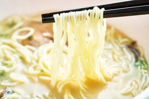 ラーメンなどの具に最適!冷凍肉入りカット野菜が便利です イメージ
