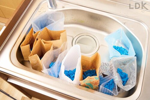 濡れたスポンジで水切り力をチェック 水切り袋おすすめ イメージ