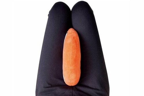 太ももクッション仕込みで座ったまま代謝アップ!