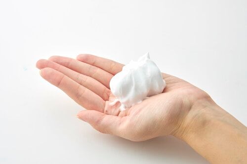 matsukiyo「薬用うるおい アクネ洗顔(医薬部外品)」 ニキビ肌向け洗顔料おすすめ イメージ2