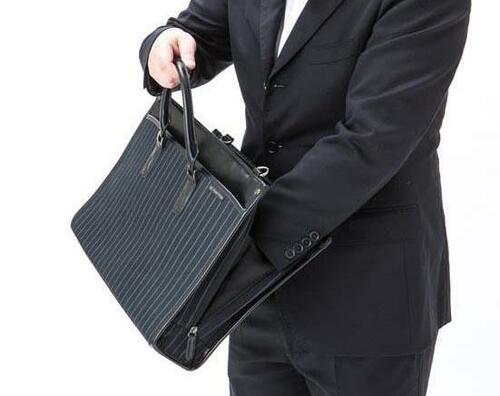 「玄関前でゴソゴソ」から卒業！フックでカギの定位置を作ろう イメージ