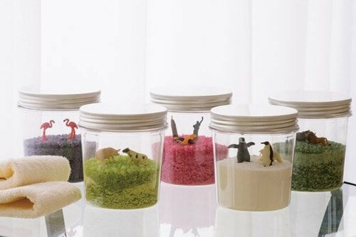 キュートな動物たちの「ビン詰め」が入浴剤のストック置き場なんです