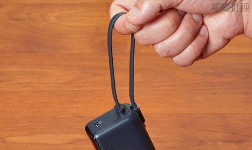 出入力に対応した一体型USB-Cケーブル 5000mAhモバイルバッテリーおすすめ イメージ