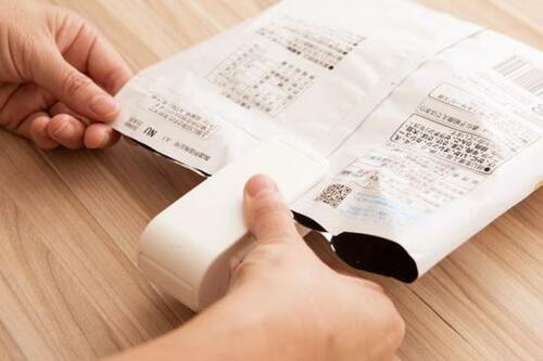 すぐしけっちゃう袋菓子の悩みは シーラーで閉じてピタッと解決！ イメージ2