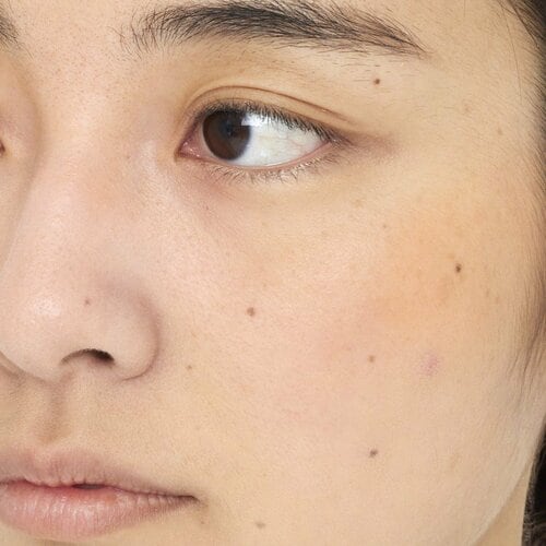 固まるのが早く、ムラになりやすい……。 ブラウンチークおすすめ イメージ
