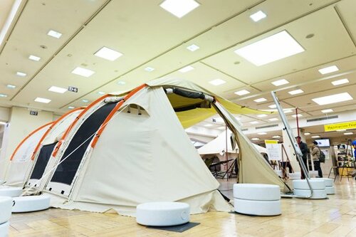 カマボコテント、衝撃のデビュー なんとアンダー5万円 イメージ