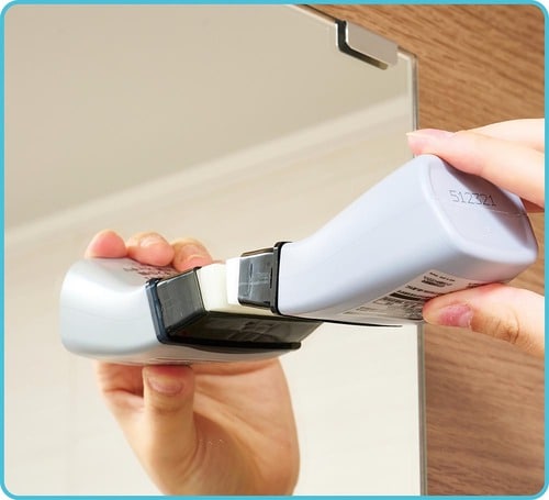 カーブしたヘッドで鏡に当てやすい 鏡用くもり止めおすすめ イメージ