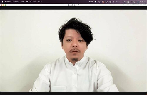 画面中央に口、胸下までの画角が好印象の秘訣 WEB会議でキレイに映る方法おすすめ イメージ