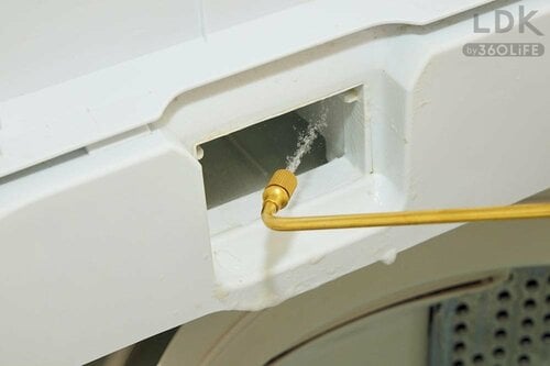 3：加圧式スプレーで洗い流す イメージ