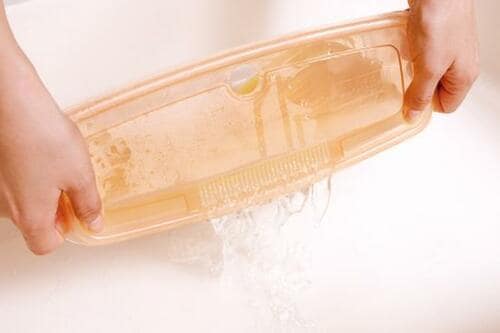 すばやく切れる横長の湯切り口で やわらかめの麺に仕上がるニトリ イメージ