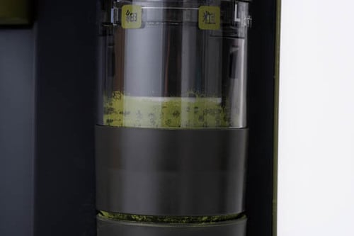 茶葉を丸ごと粉末に！自動でしかできない細かさ イメージ2