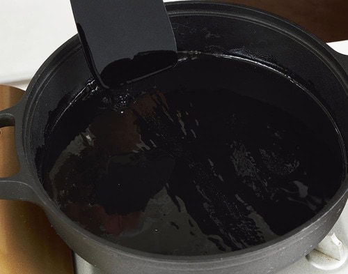 鉄鍋は使い始めに一手間あり 餃子鍋おすすめ イメージ