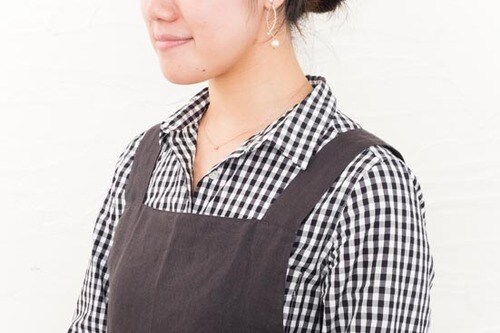 ⑧ロング丈だからキッチンだけなくガーデニングにも使える「エプロン」
