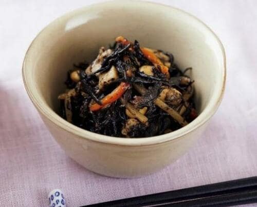 だしの旨味がマッチ！セブン＆アイ「6種具材のひじき煮」 イメージ2