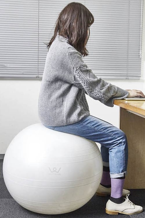 【ストレス減のツボ その④】座るだけで姿勢が良くなる イメージ3