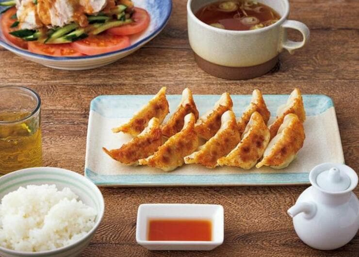 【冷凍焼き餃子】レンチンでも香ばしいおすすめは？│『LDK』とプロが比較