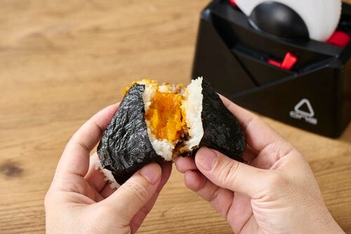 究極のおにぎり「卵黄+肉そぼろ」 究極のおにぎりレビューおすすめ イメージ