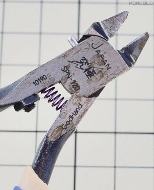 【購入時の注意点】丁寧に扱わないと刃がかけてサビます! プラモデル用ニッパーおすすめ イメージ