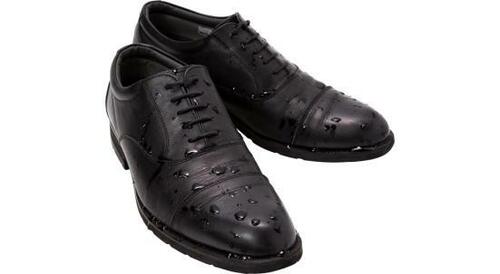 1時間水に浸してもOKな晴雨兼用レインシューズ イメージ