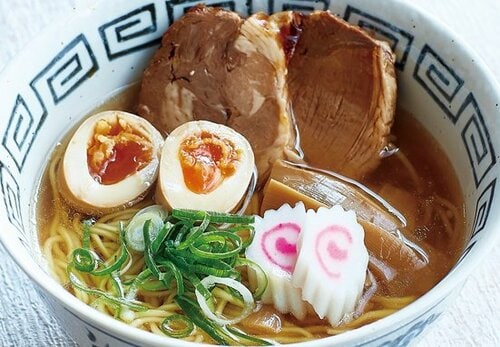 ［醤油］プロも認める セブン「金の麺」のコク旨スープ イメージ
