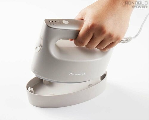 スタンドに置きやすい&軽くて扱いやすい 衣類スチーマーおすすめ イメージ2