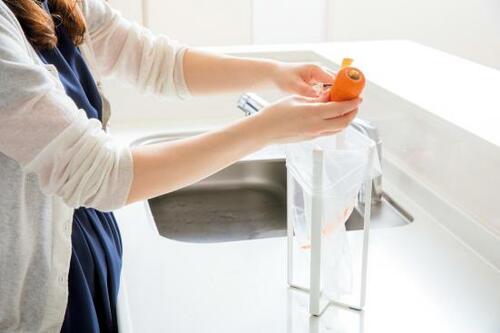 見たくない排水口のヌメリ…原因の生ゴミは専用のゴミ袋に!
