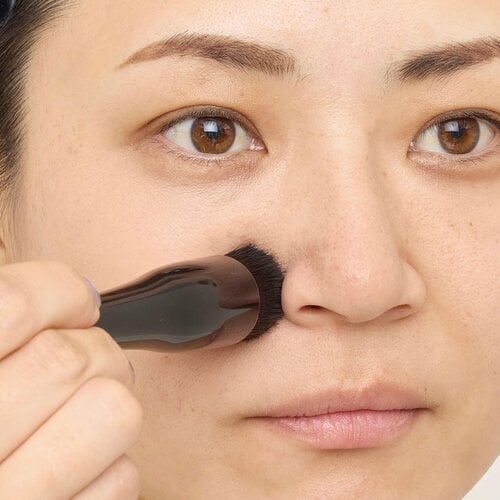 フラット型は毛穴を埋めたい人向き ファンデーションブラシおすすめ イメージ