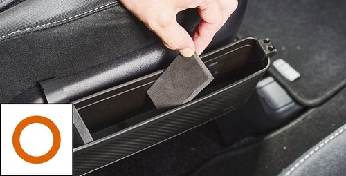 緩衝材があるのでカタカタ音も緩和 車用小物入れおすすめ イメージ
